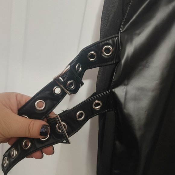 SHEIN black faux leather plus size pants - Picture 2 of 6